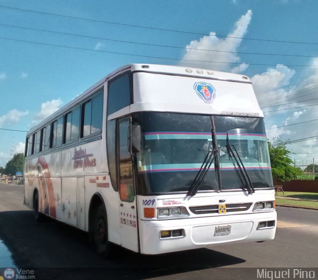 Ejecutivos Carla Tours 1009 por Miguel Pino
