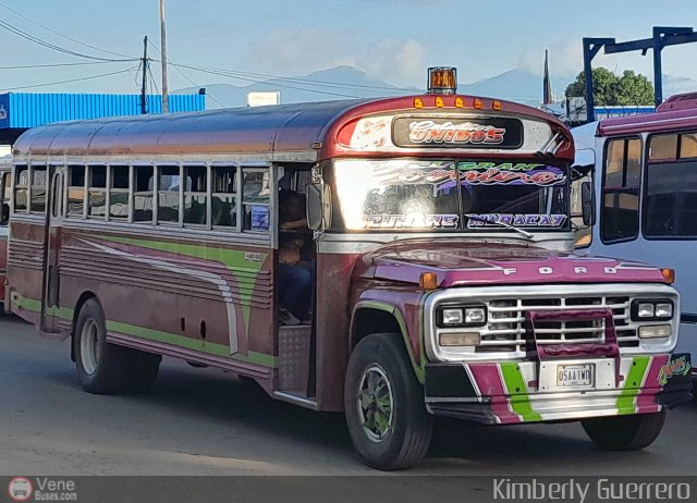 Colectivos Unidos - Ocumare de la Costa - Mcy 13 por Kimberly Guerrero