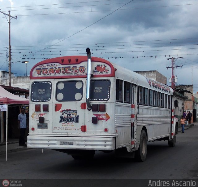 Transporte Arvelo 15 por Andrs Ascanio