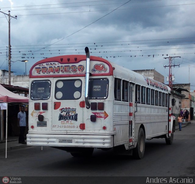 Transporte Arvelo 15 por Andrs Ascanio