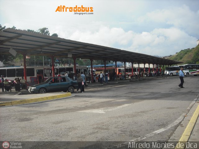 Garajes Paradas y Terminales Los-Teques por Alfredo Montes de Oca