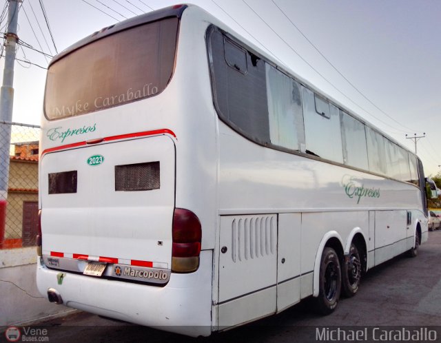 Santa Elena Express 370 por Michael Caraballo