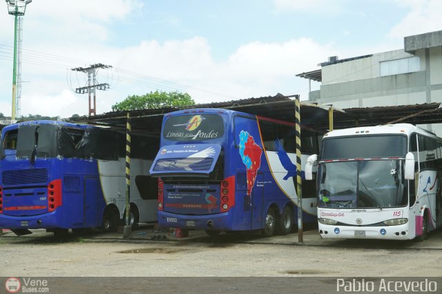Garajes Paradas y Terminales San Crist�bal por Pablo Acevedo