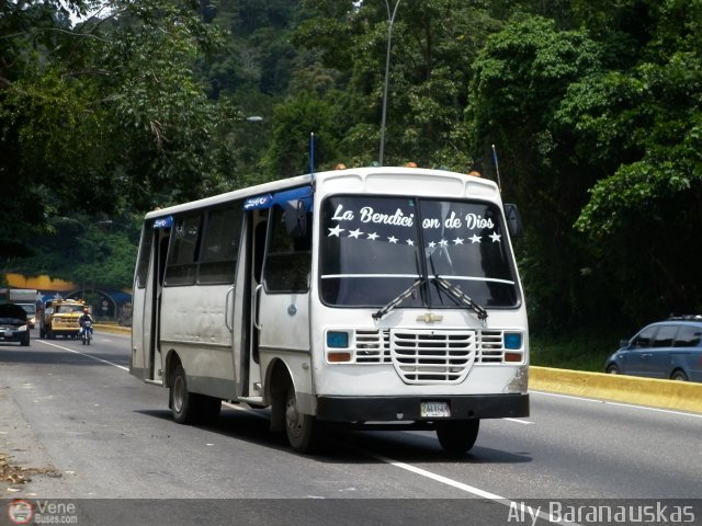 DC - Lnea Resistentes de Coche 24 por Aly Baranauskas