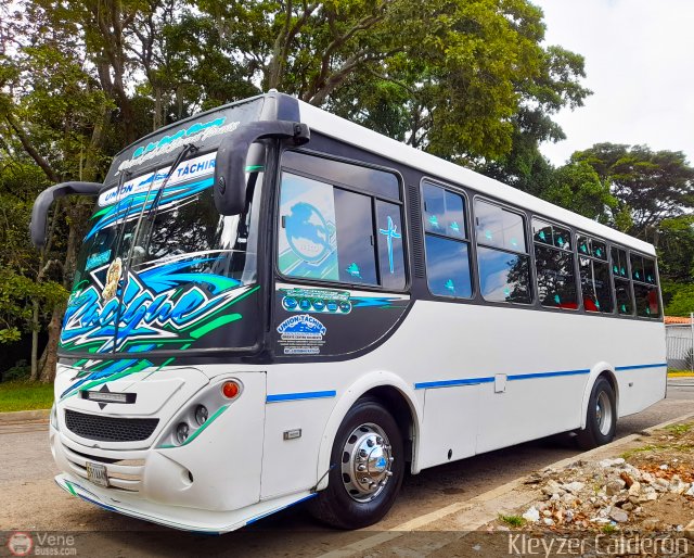 Unin Tchira 105 por Kleyzer Caldern