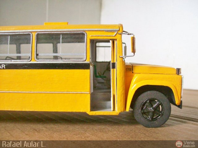 Maquetas y Miniaturas 01 escolar por Rafael Aular