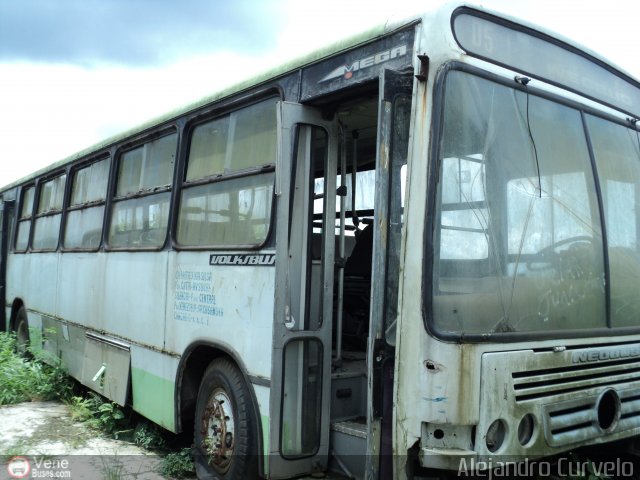 En Chiveras Abandonados Recuperacin AC0049 por Alejandro Curvelo