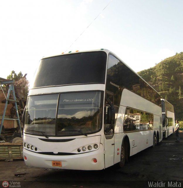 Particular o Desconocido 1011 por Waldir Mata