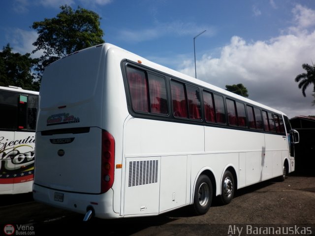 Cruceros Oriente Sur 1050 por Aly Baranauskas