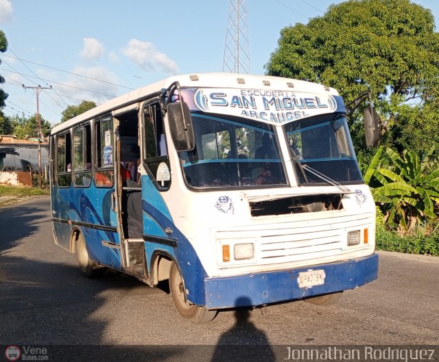 MI - L�nea Independencia 09 por Jonnathan Rodr�guez