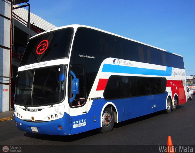 Expresos San Crist�bal 065 por Waldir Mata