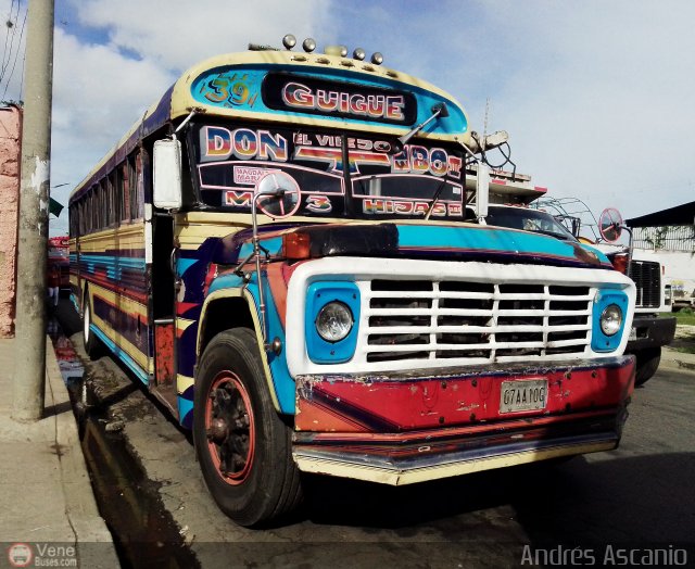 Transporte Arvelo 39 por Andrs Ascanio