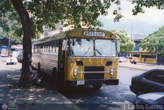 Universitarios y Escolares ESCO-1002 por Jhonangel Montes