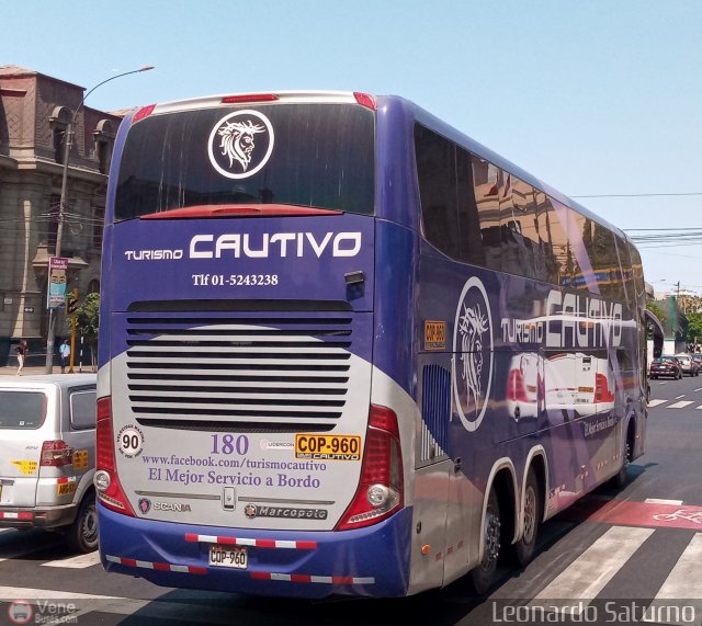 Turismo Cautivo 180 por Leonardo Saturno