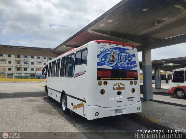 Coop. de Transporte La Candelaria 11 por Alvin Rond�n
