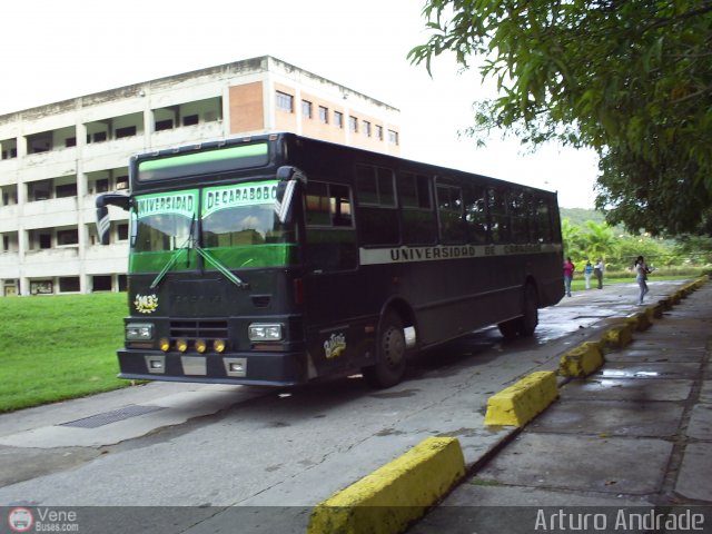 Universidad de Carabobo 143 por Arturo Andrade