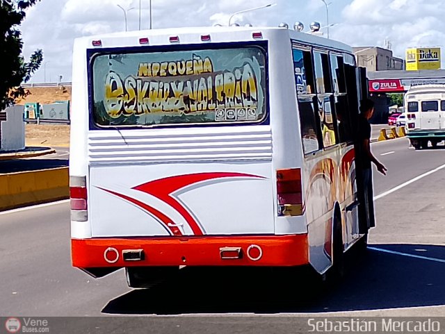 ZU - S.C. L�nea Barrios Unidos C-2 20 por Sebasti�n Mercado