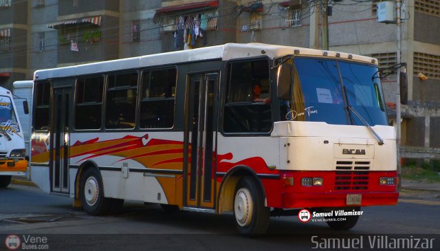 Particular NO USAR MÁS 300 por Samuel Villamizar