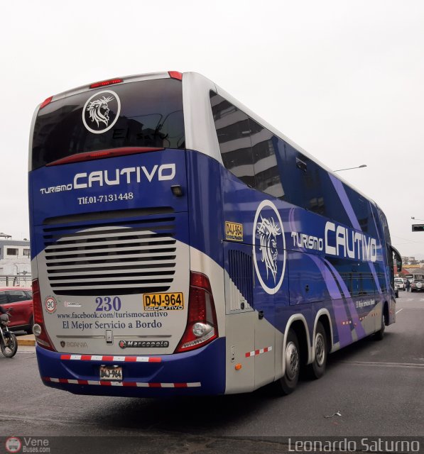 Turismo Cautivo 230 por Leonardo Saturno