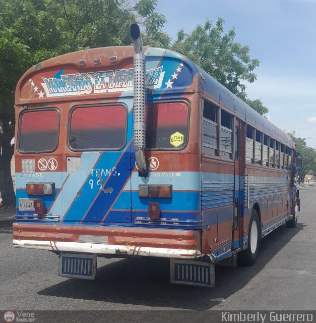 Transporte Palo Negro La Morita 2 095 por Kimberly Guerrero
