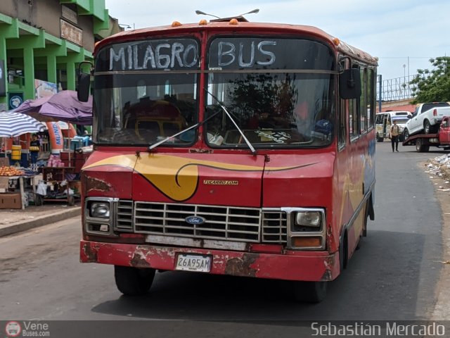 ZU - Asociacin Cooperativa Milagro Bus 04 por Sebastin Mercado