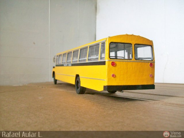 Maquetas y Miniaturas 01 escolar por Rafael Aular