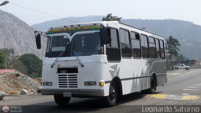 Uni�n Expresos Tovar 13 por Leonardo Saturno