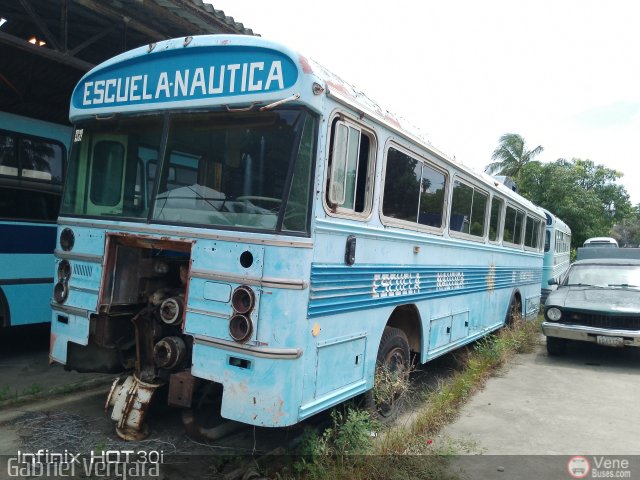 Universitarios y Escolares ENV por Gabriel Vergara