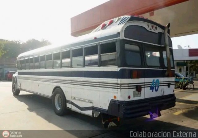 ZU - Ra�l Leoni 40 por �ngel Delgado