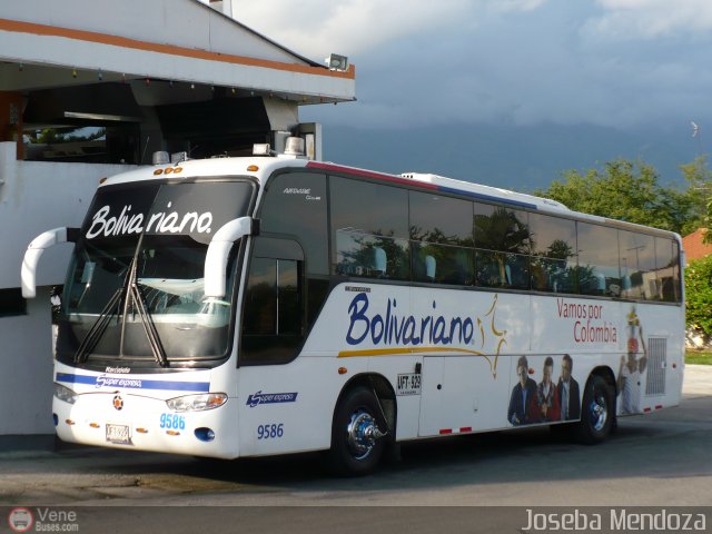 Expreso Bolivariano 9586 por Joseba Mendoza