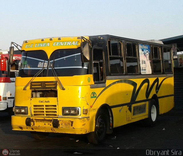 U.C. Línea Central 075 por Obryant Sira