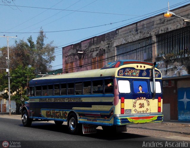 Transporte Arvelo 24 por Andrs Ascanio