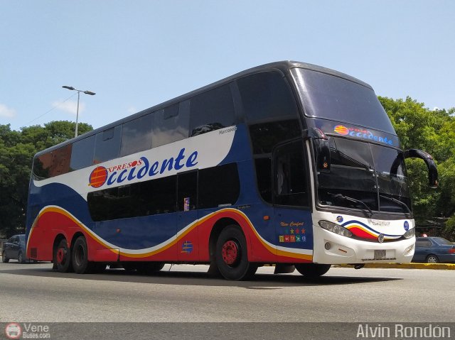 Expresos Occidente 220 por Alvin Rond�n
