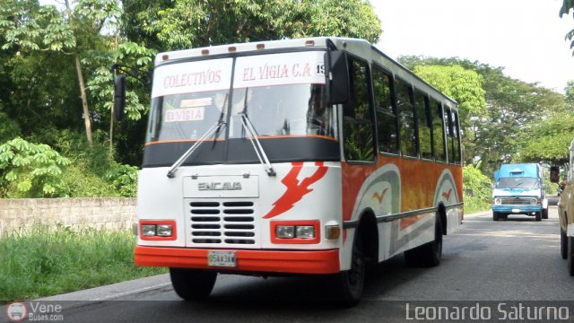 Colectivos El Vig�a 19 por Leonardo Saturno