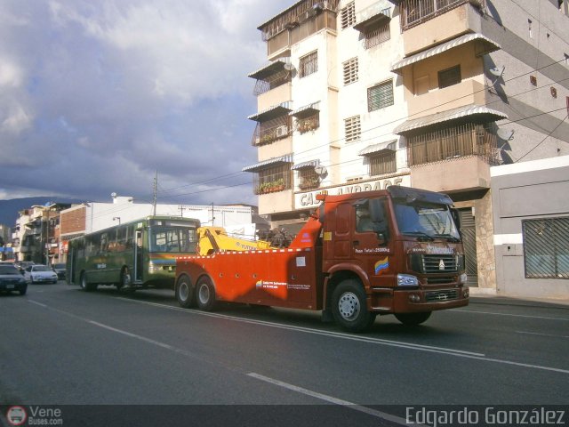 Metrobus Caracas GRUA-06 por Edgardo Gonzlez