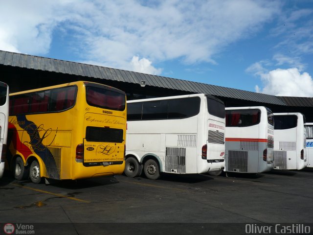 Garajes Paradas y Terminales Caracas por Oliver Castillo