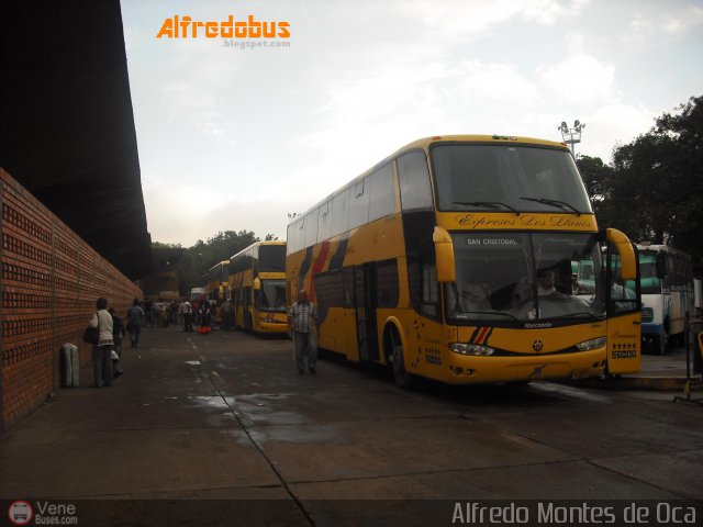 Garajes Paradas y Terminales San Cristóbal por Alfredo Montes de Oca