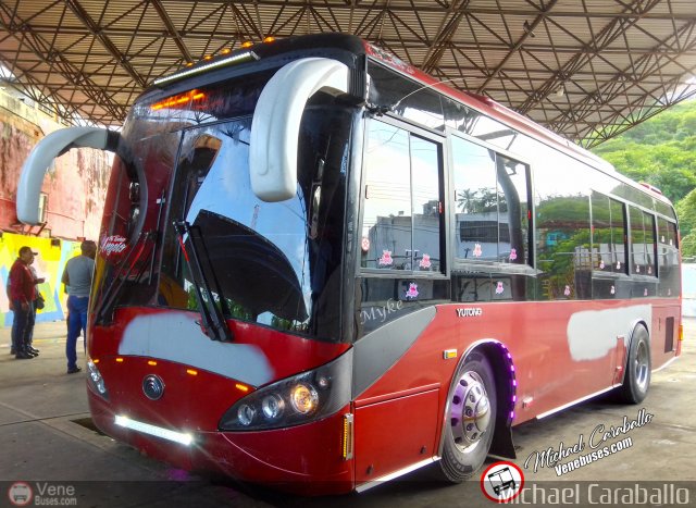 Particular o Desconocido Carupano por Michael Caraballo