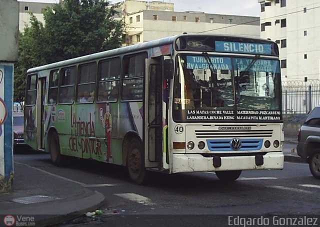 DC - Autobuses de El Manicomio C.A 40 por Edgardo Gonz�lez