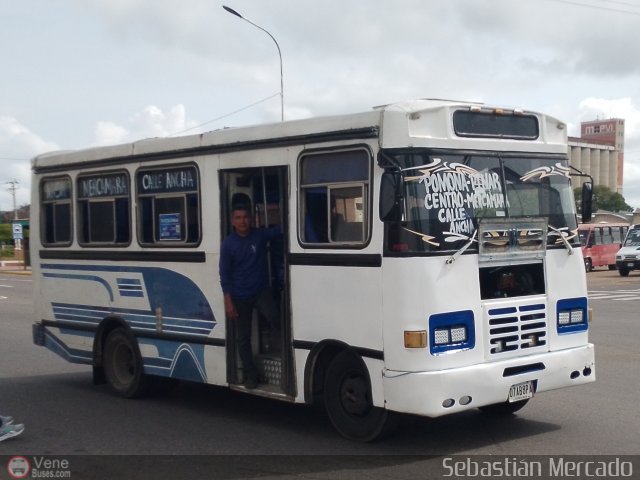 ZU - Colectivo Pomona 33 por Sebastin Mercado