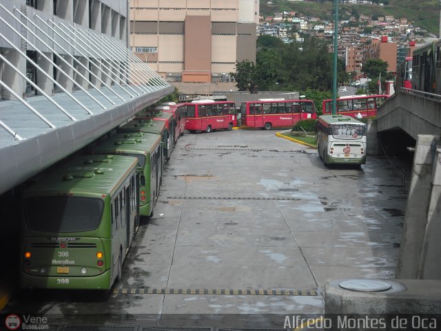 Garajes Paradas y Terminales Los-Teques por Alfredo Montes de Oca