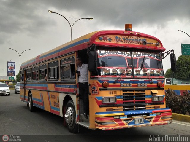 Colectivos Altagracia 04 por Alvin Rond�n