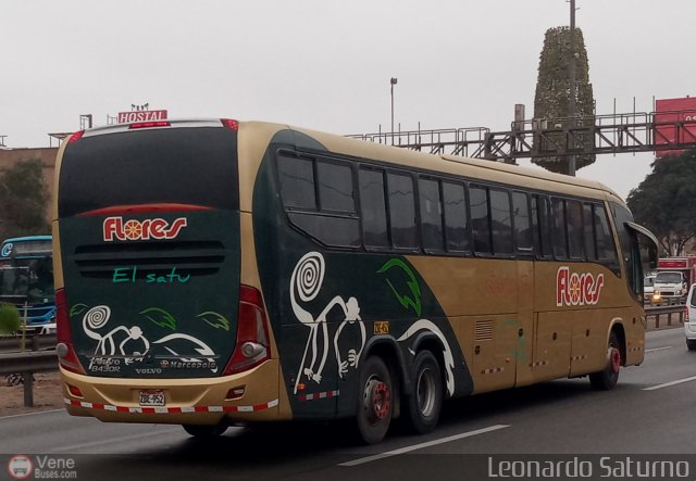 Transporte Flores Hermanos S.R.L 952 por Leonardo Saturno
