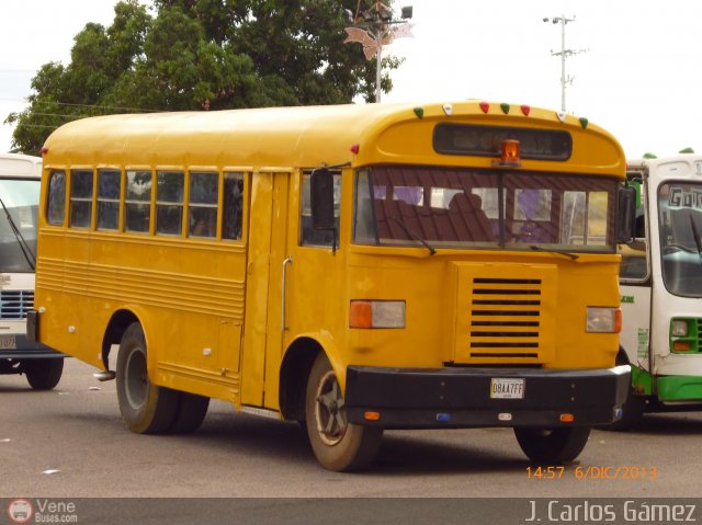 Universitarios y Escolares Jg001 por Alvin Rond�n