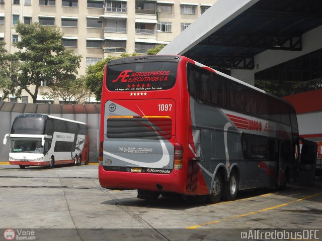 Aeroexpresos Ejecutivos 1097 por Alfredo Montes de Oca