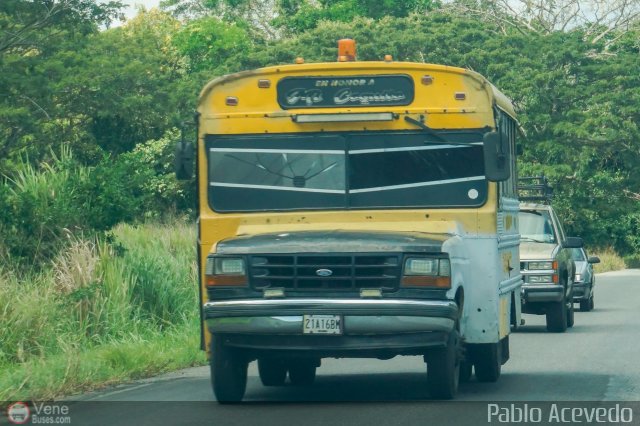 Particular o Desconocido Miranda por Pablo Acevedo