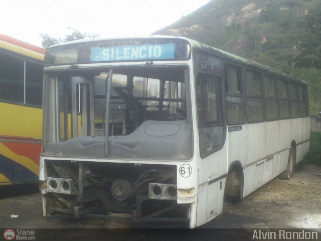 En Chiveras Abandonados Recuperaci�n 61 por Alvin Rond�n