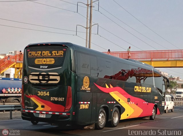 Transportes Cruz del Sur S.A.C. 3054 por Leonardo Saturno