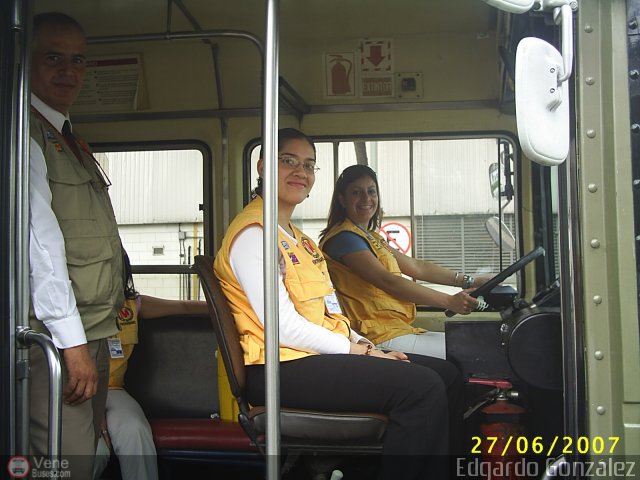 Profesionales del Transporte de Pasajeros OTS Femenino por Edgardo Gonz�lez