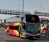 Transportes Cruz del Sur S.A.C. 7180 por Leonardo Saturno